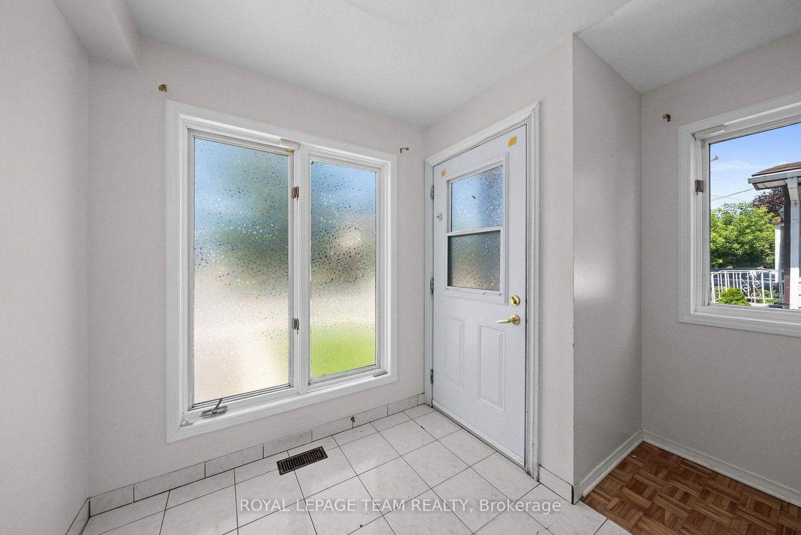 1991 Banff Avenue • Ottawa, ON photo 7