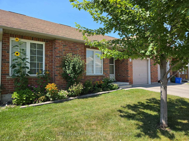 11 - 100 Stroud Crescent