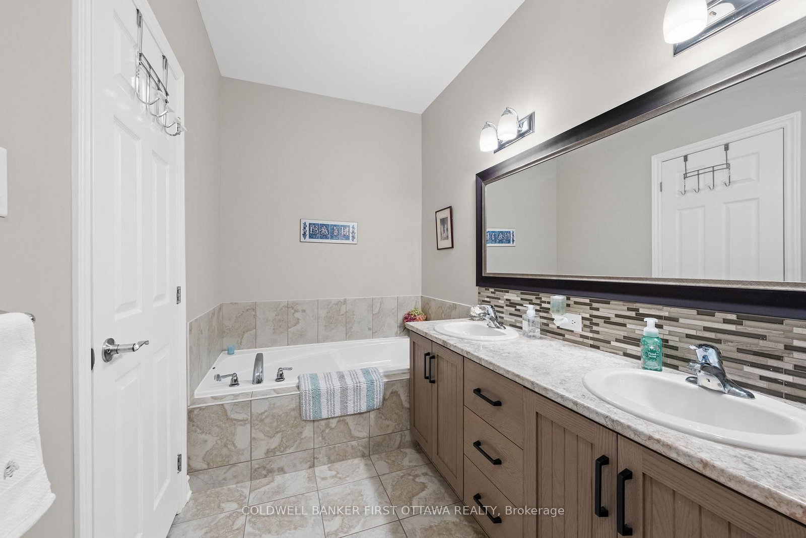 239 Royal Landing Gate • North Grenville, ON photo 20