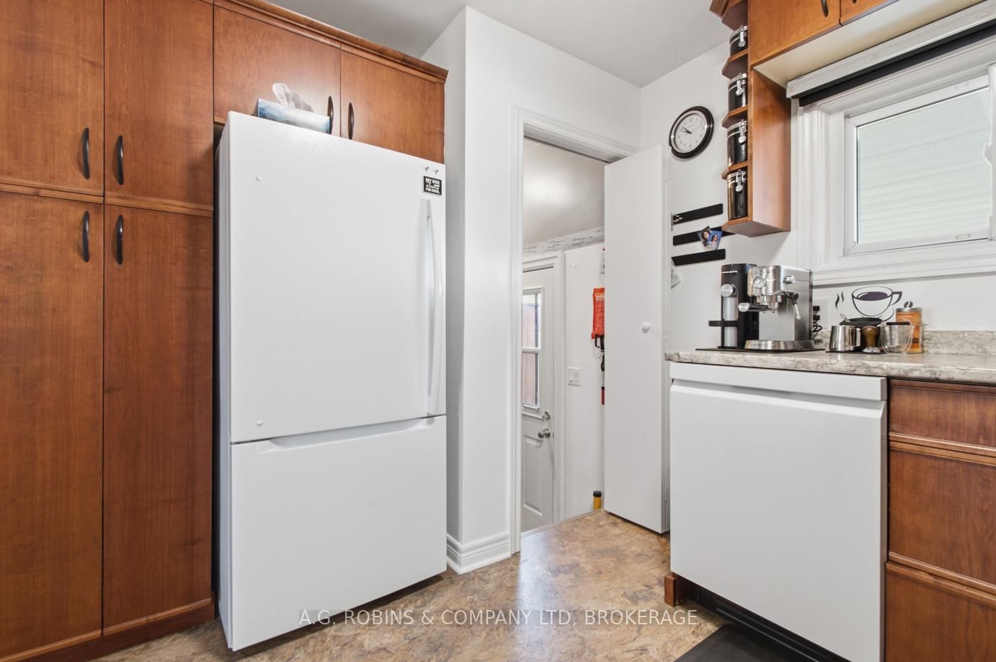 4 Clifford Avenue • Welland, ON photo 14