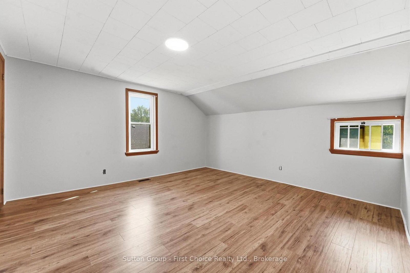 33 Bayfield Street • Huron East, ON photo 21