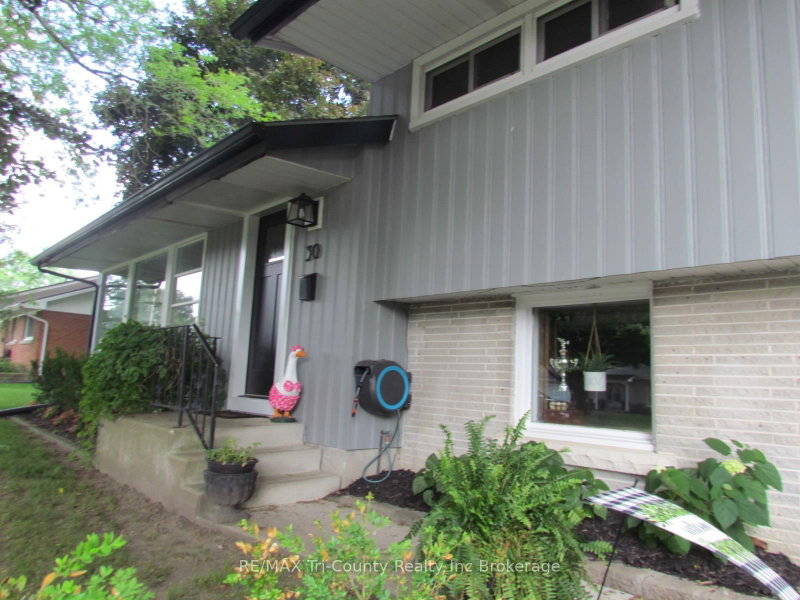 30 Fairfield Crescent