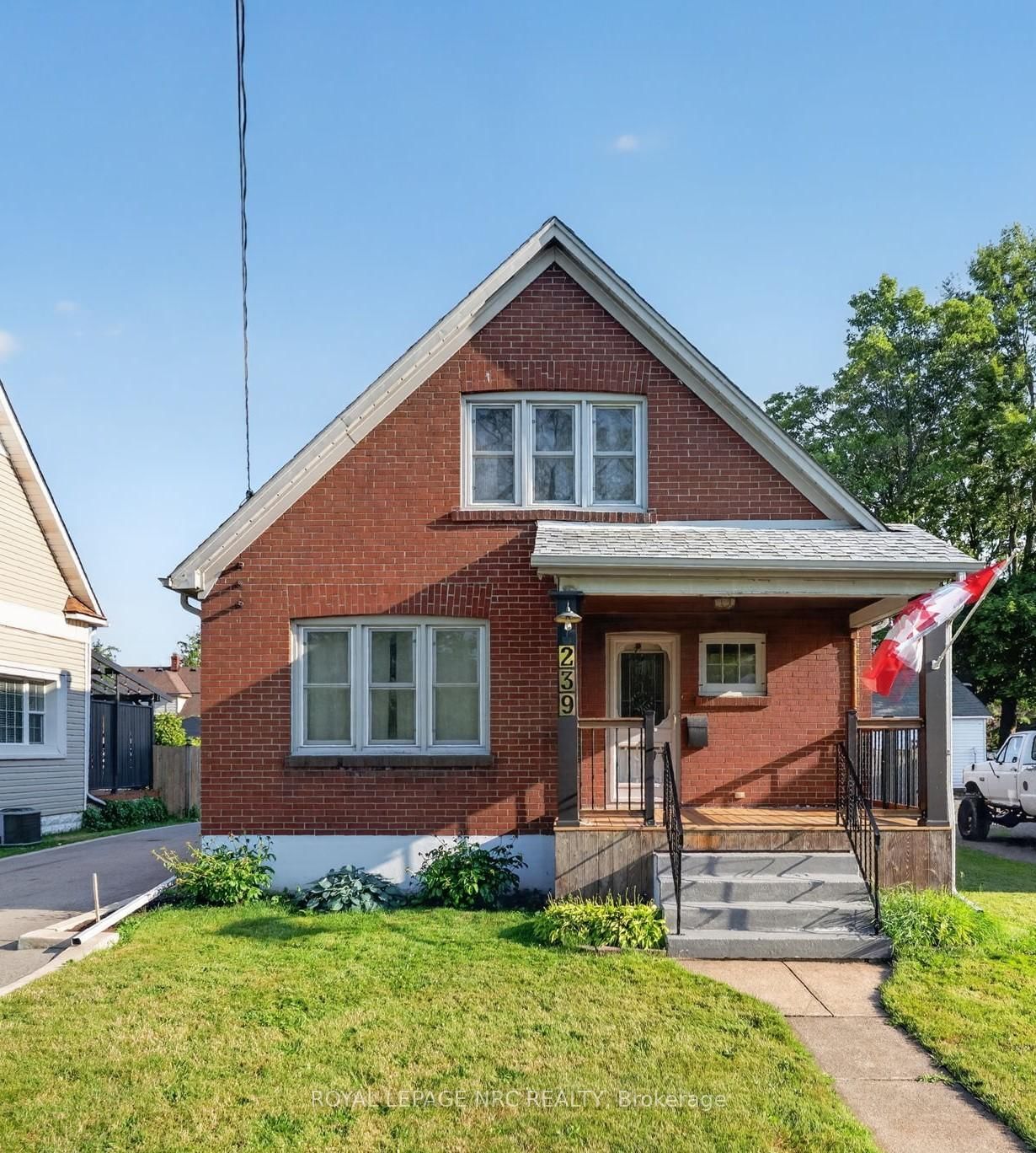 239 Phipps Street • Fort Erie, ON photo 2