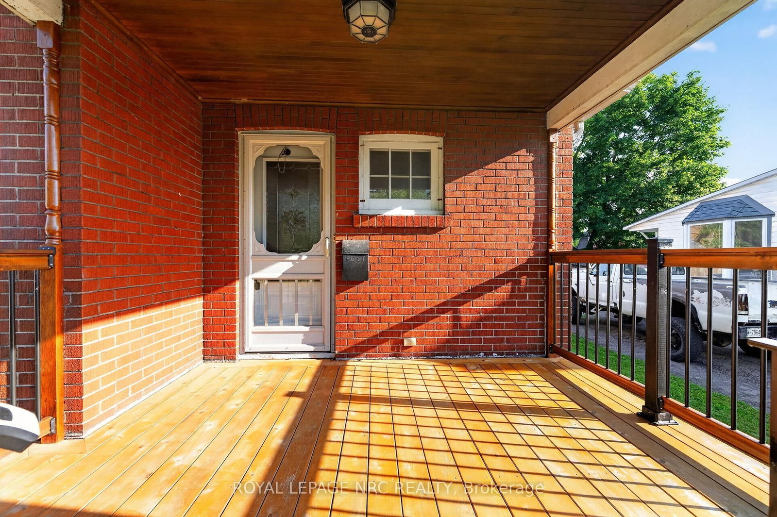 239 Phipps Street • Fort Erie, ON photo 3
