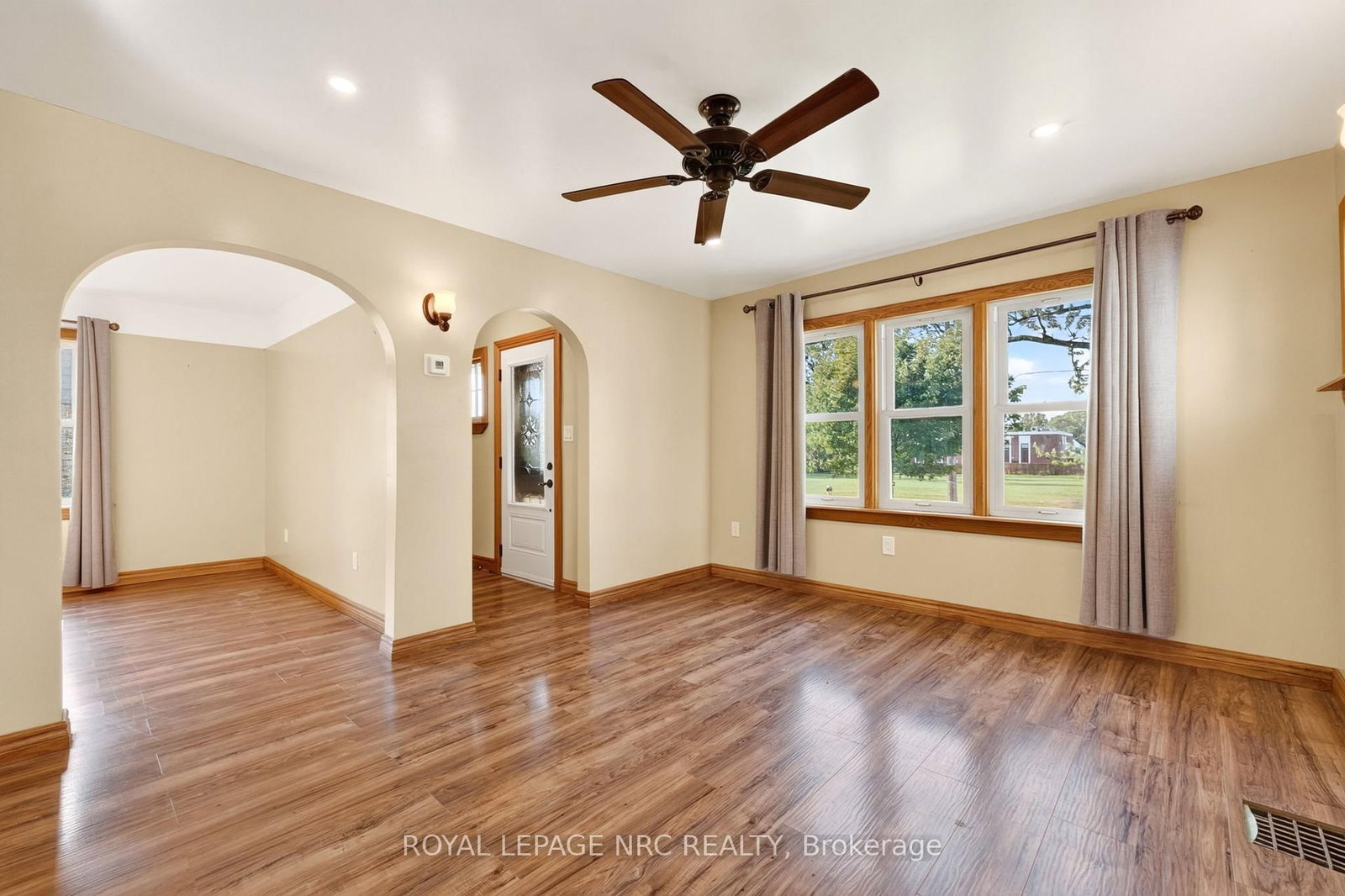 239 Phipps Street • Fort Erie, ON photo 6