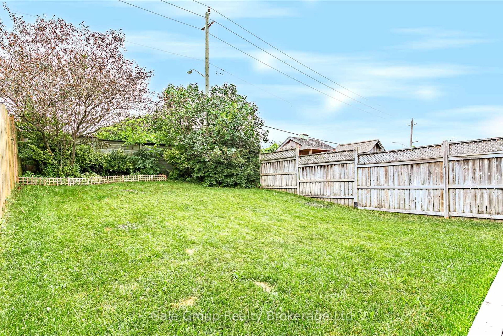 719 Southwood Way • Woodstock, ON photo 19