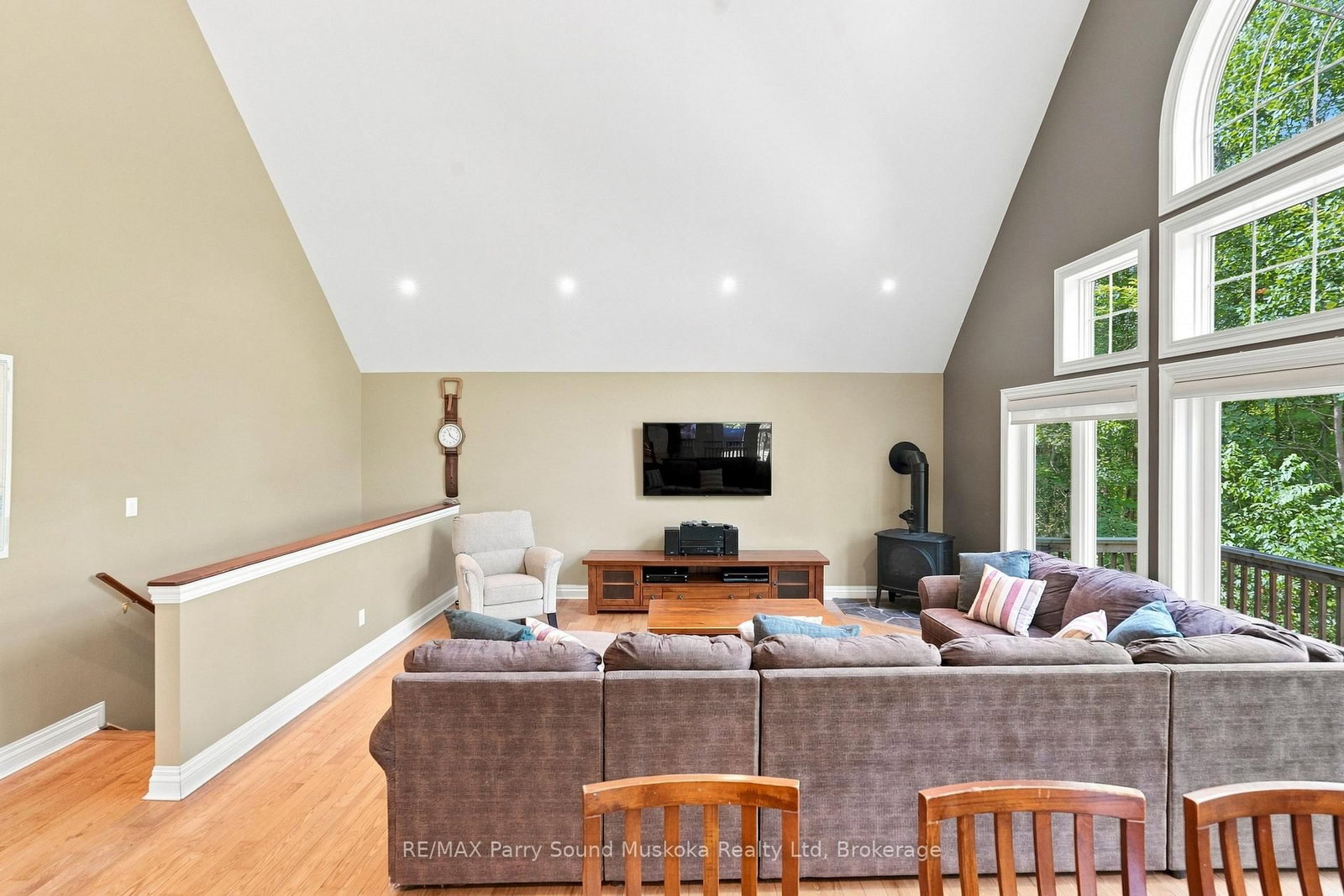 9 Desmasdons Road • The Archipelago, ON photo 12