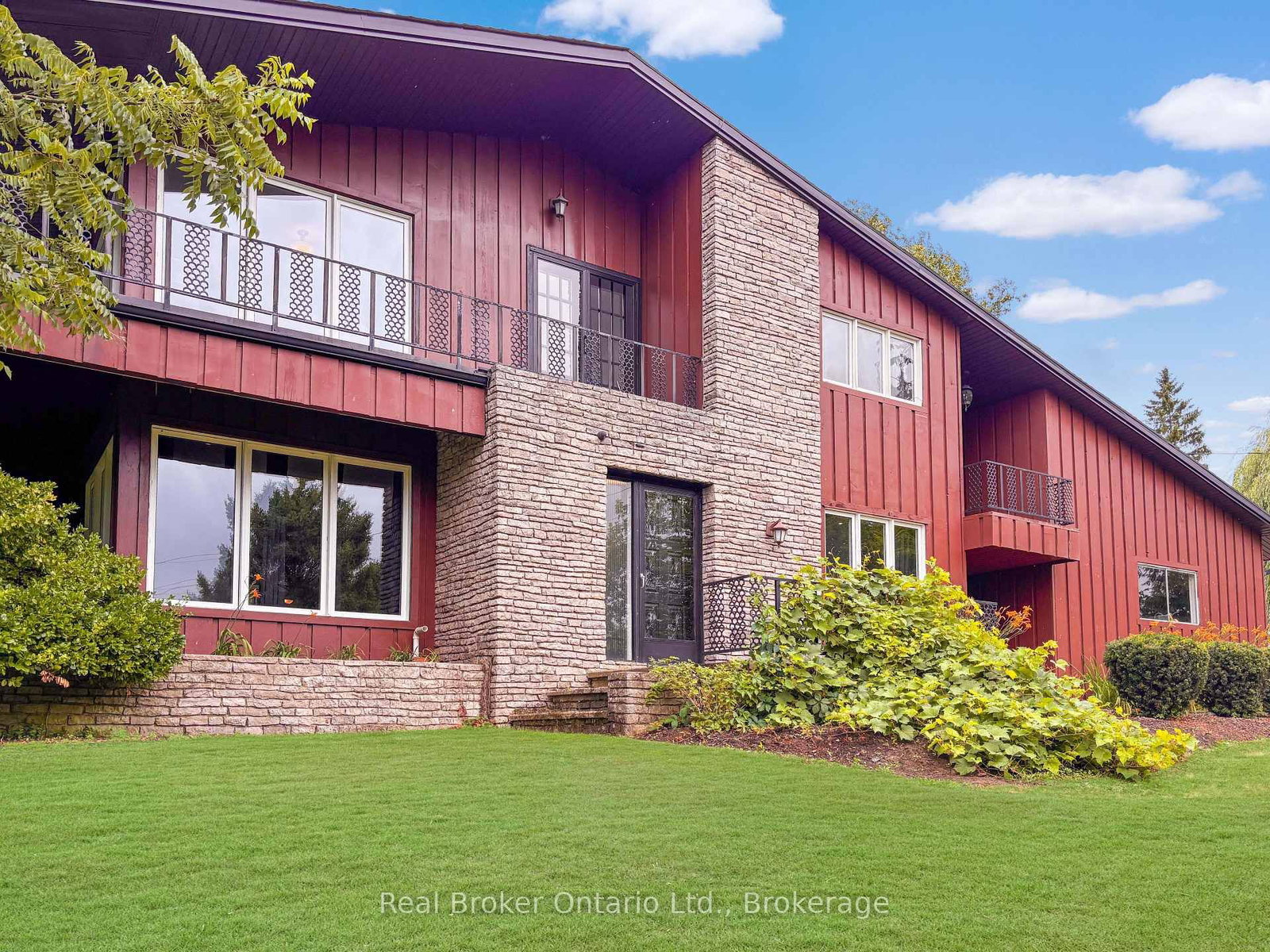 138 Cockshutt Road • Brantford, ON photo 1