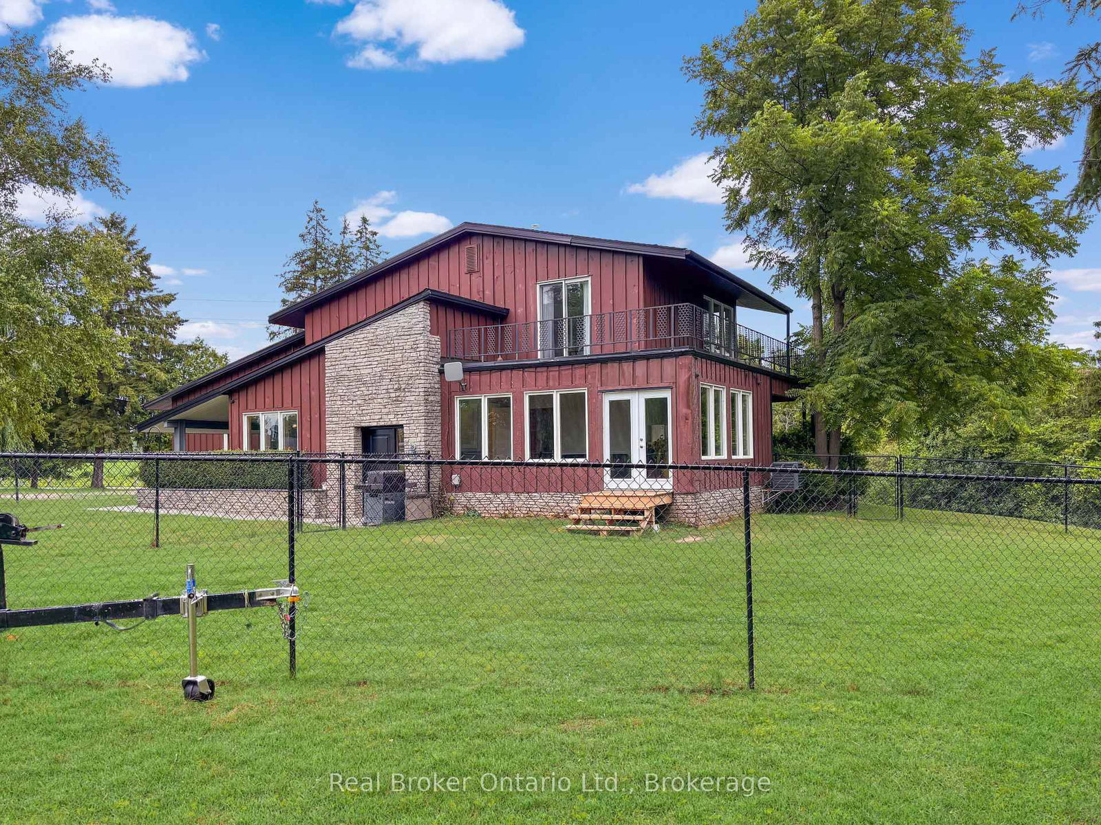 138 Cockshutt Road • Brantford, ON photo 38