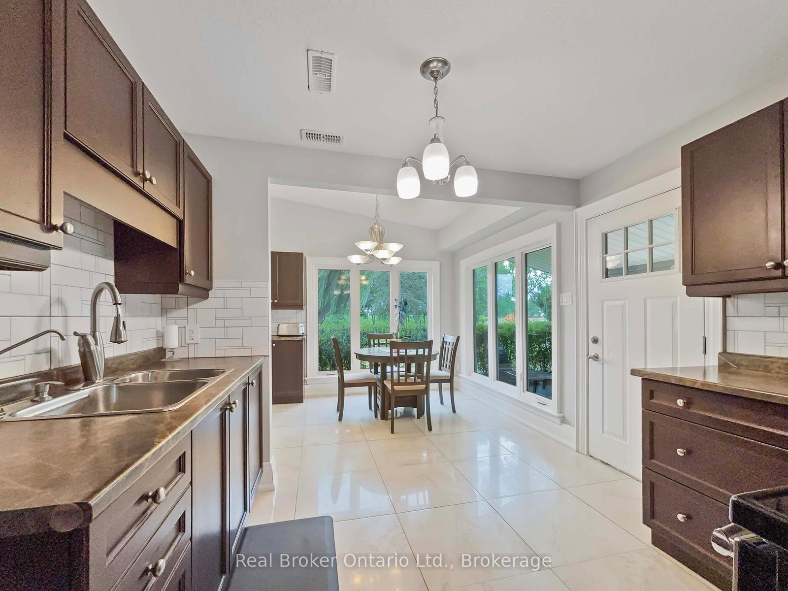 138 Cockshutt Road • Brantford, ON photo 5