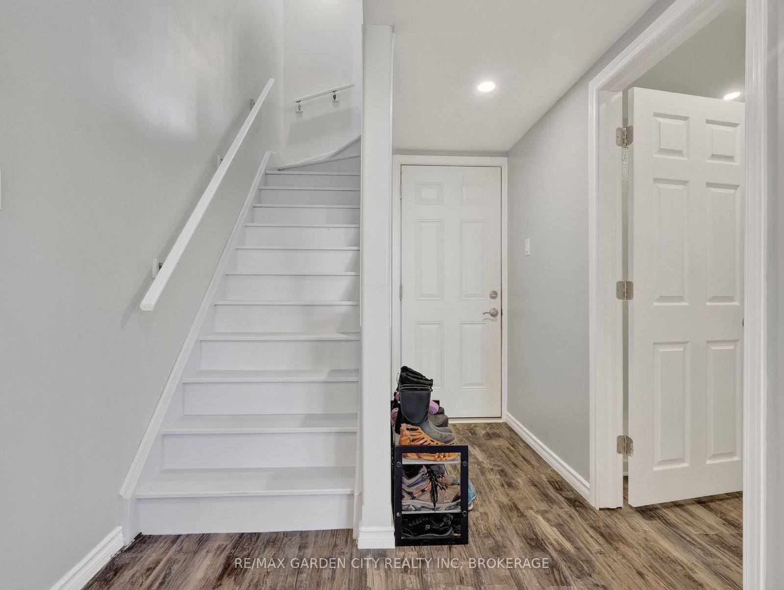91 Willow Lane • Grimsby, ON photo 28