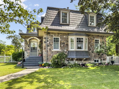 104 DUNDAS Street