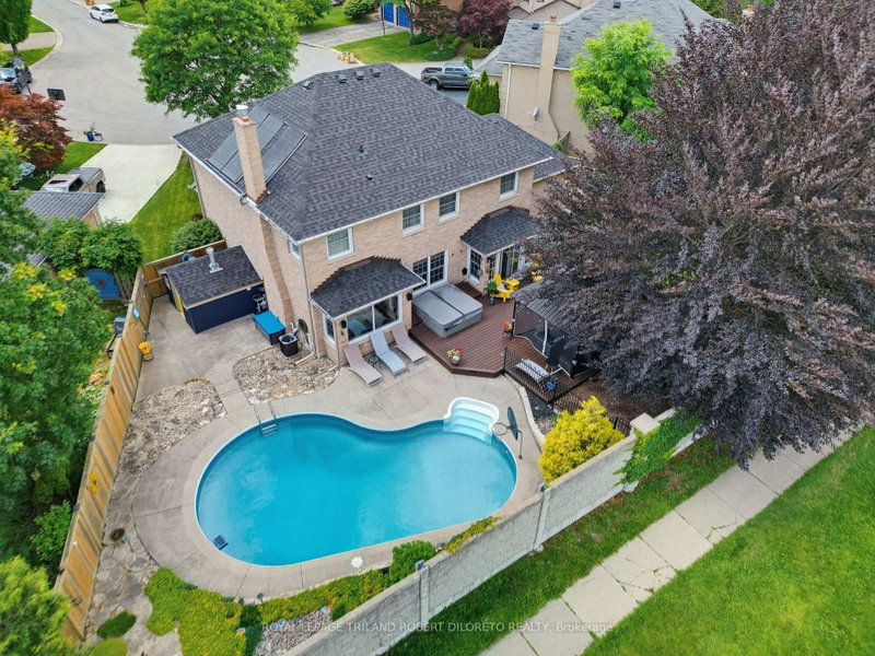 102 ST BEES Court