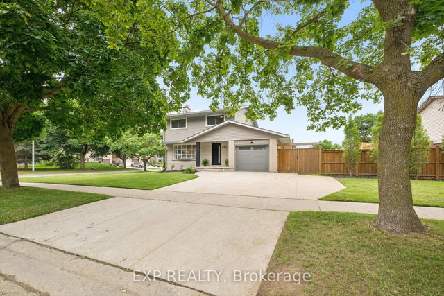 257 Laurentian Drive