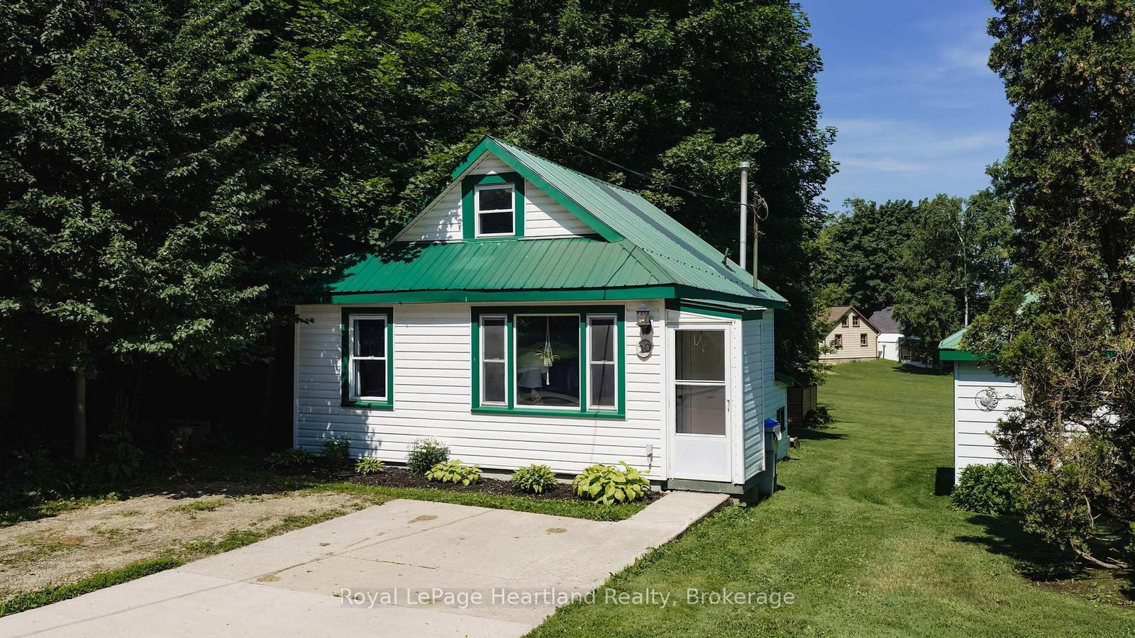 20 William Street S • Central Huron, ON photo 1
