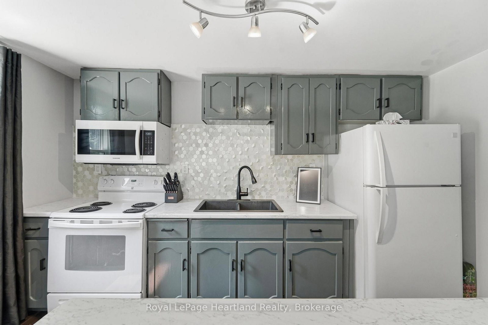 20 William Street S • Central Huron, ON photo 11