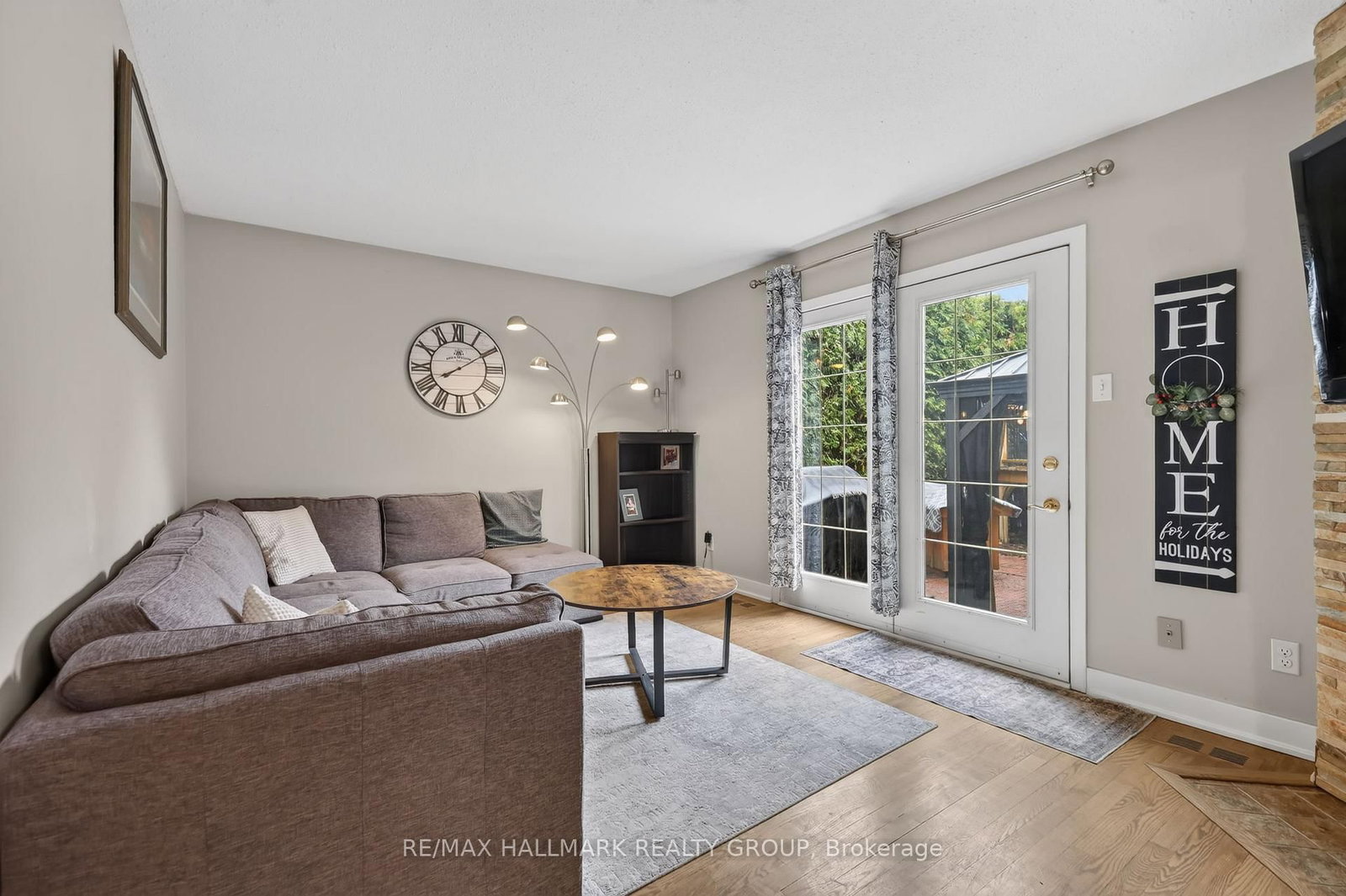 1084 St Germain Crescent • Ottawa, ON photo 13