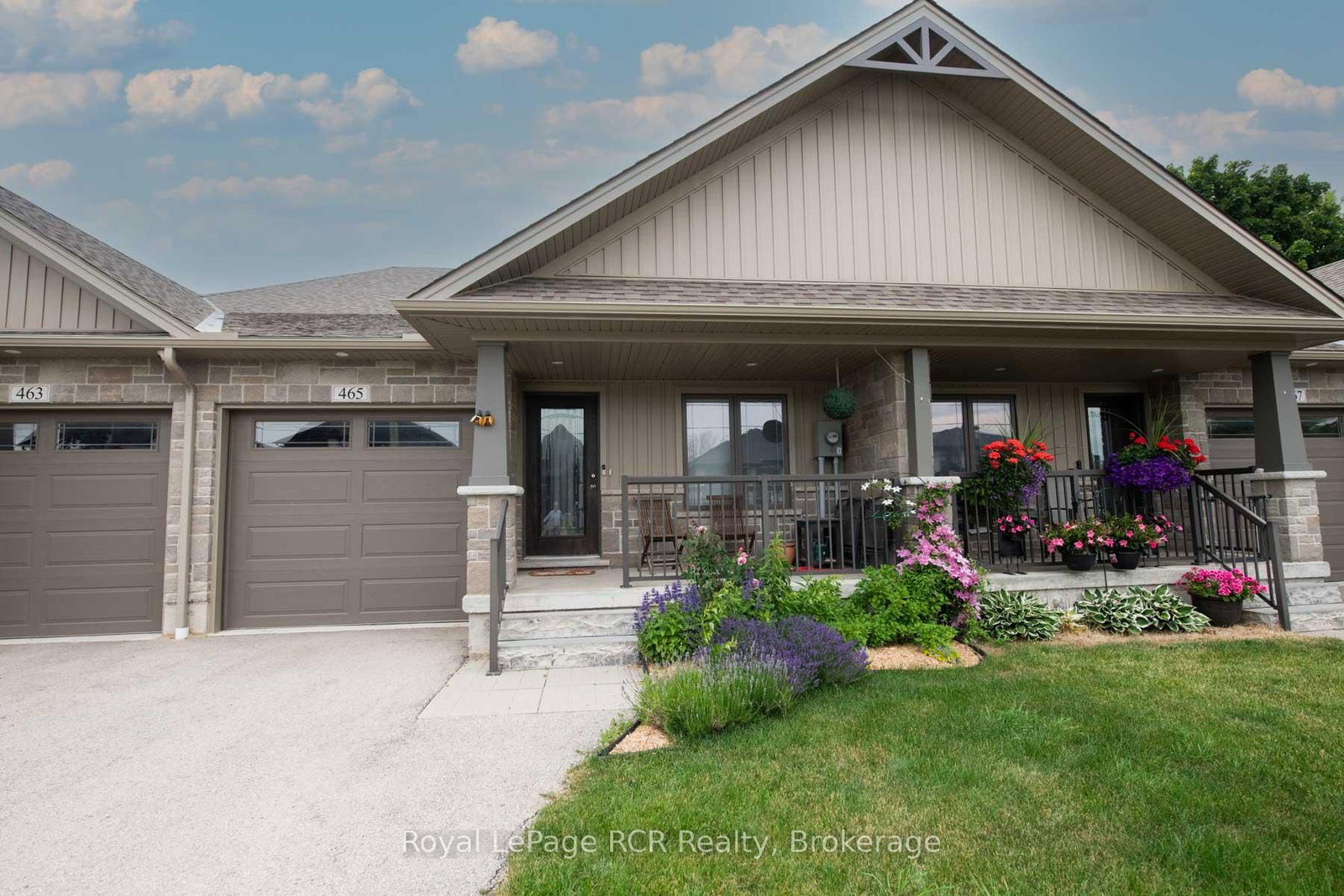 Townhouse sold at 465 Wellington Street, Wellington North, Ontario, N0G 2L2 - Mount Forest - MLS: X13526116