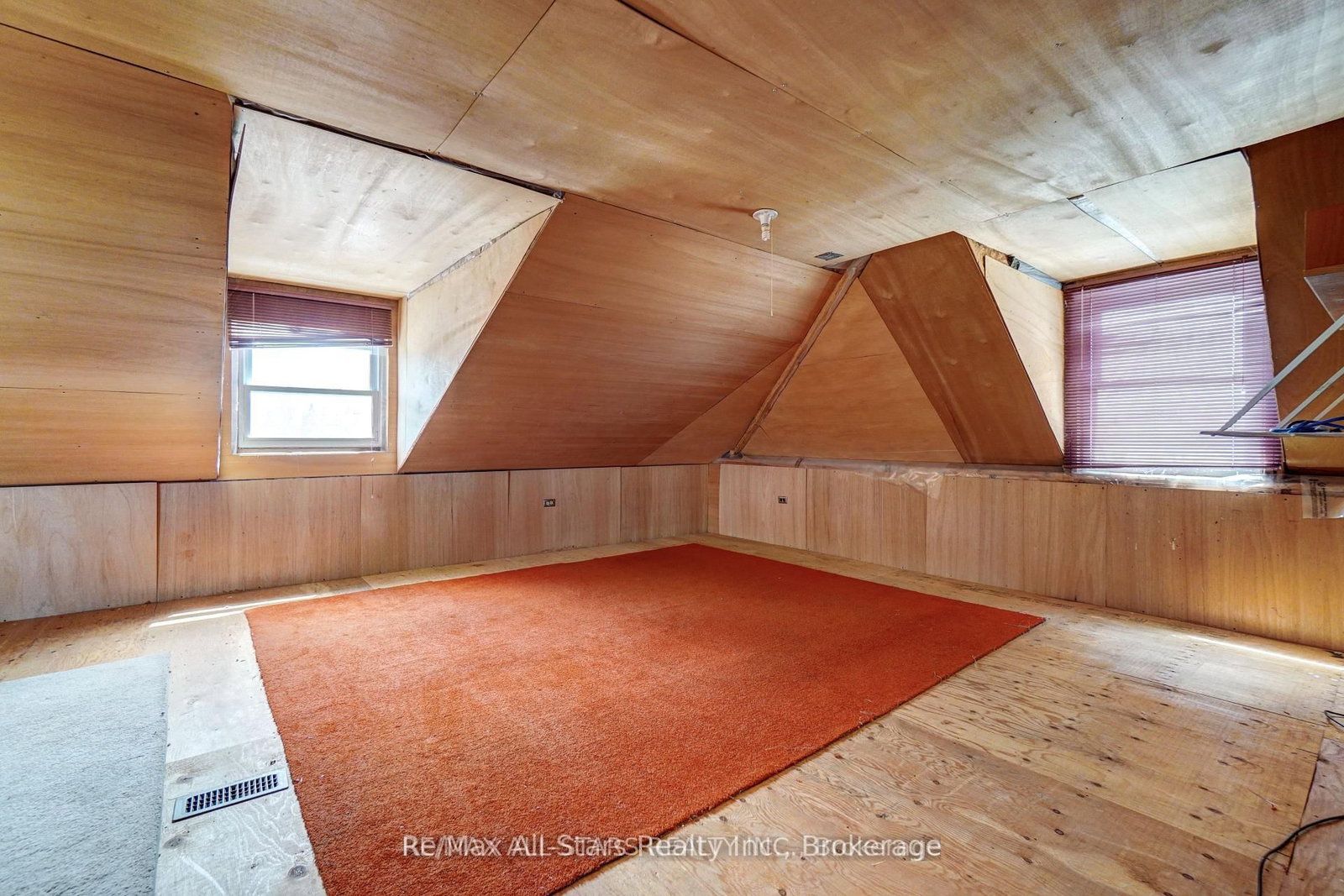 94 Adelaide Street N • Kawartha Lakes, ON photo 36