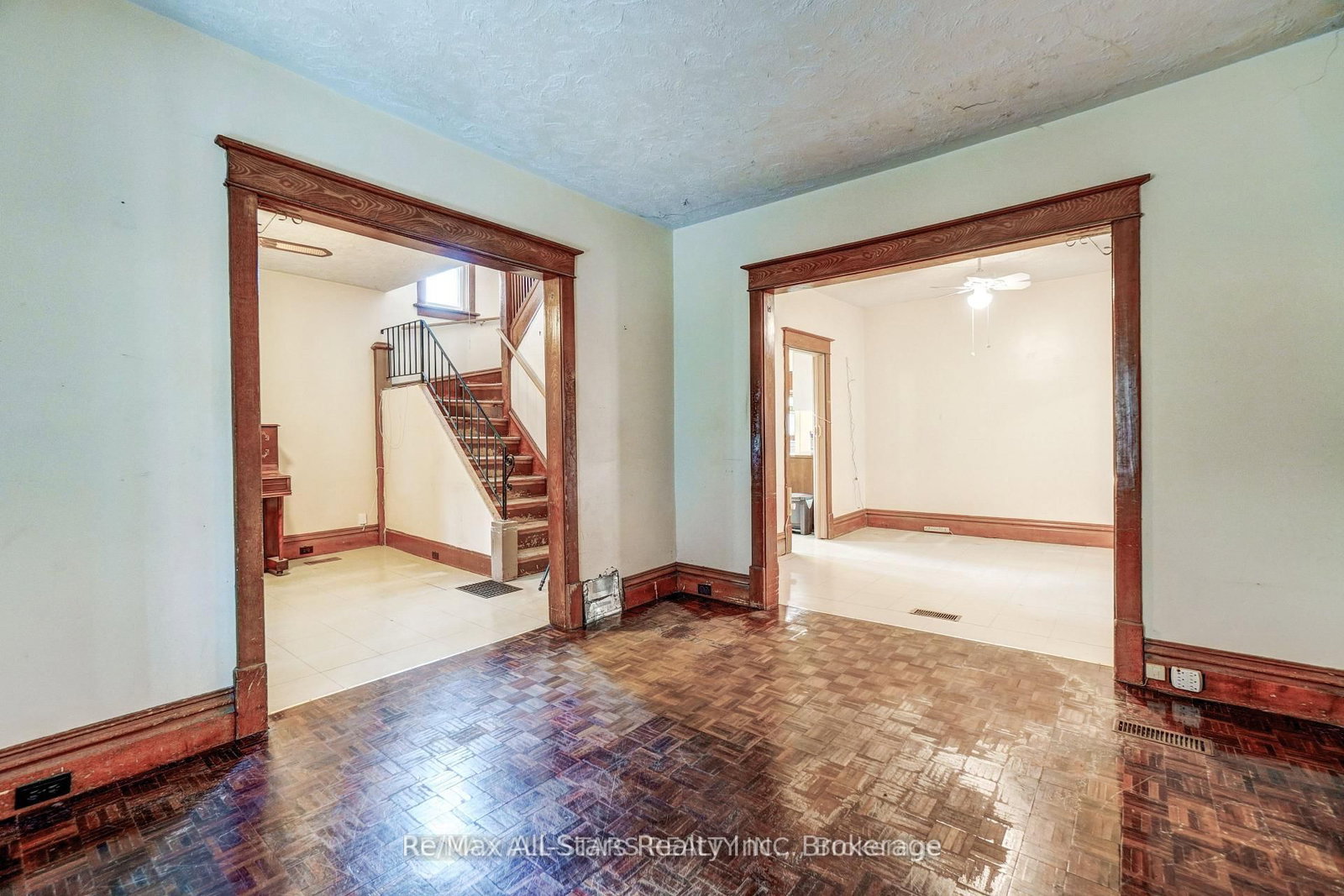 94 Adelaide Street N • Kawartha Lakes, ON photo 8