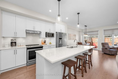 2381 Goldhawk Drive • Ottawa, ON photo 5