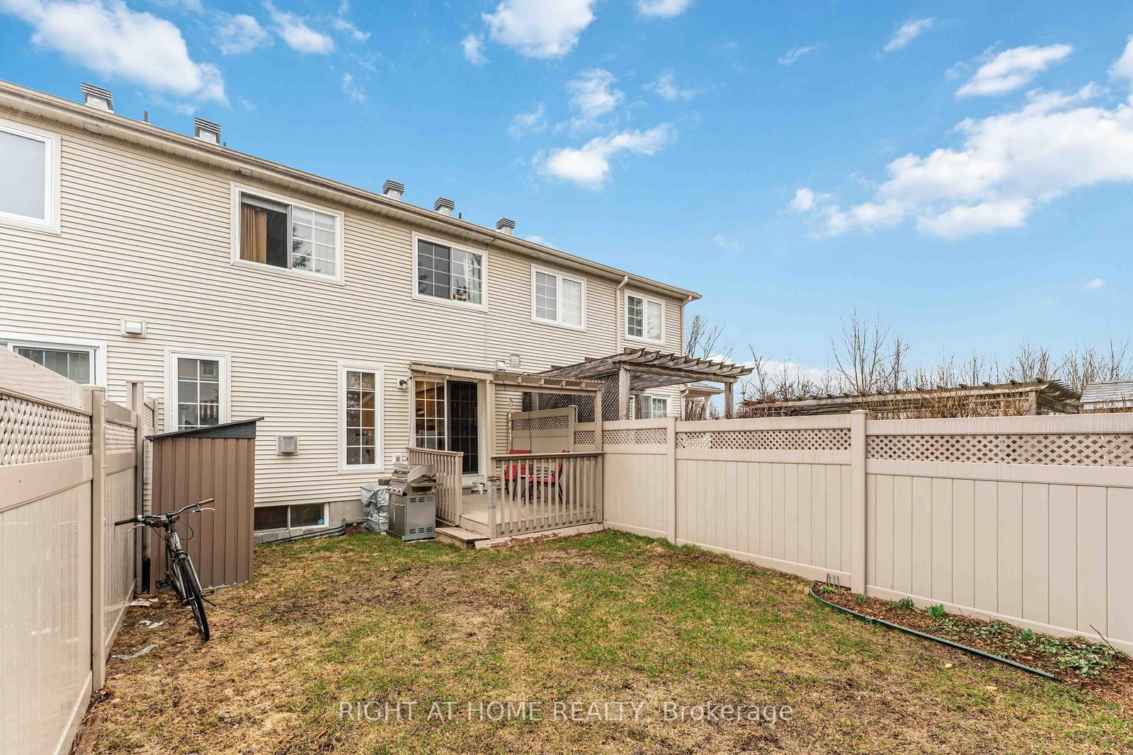 52 Fieldberry Private • Ottawa, ON photo 27