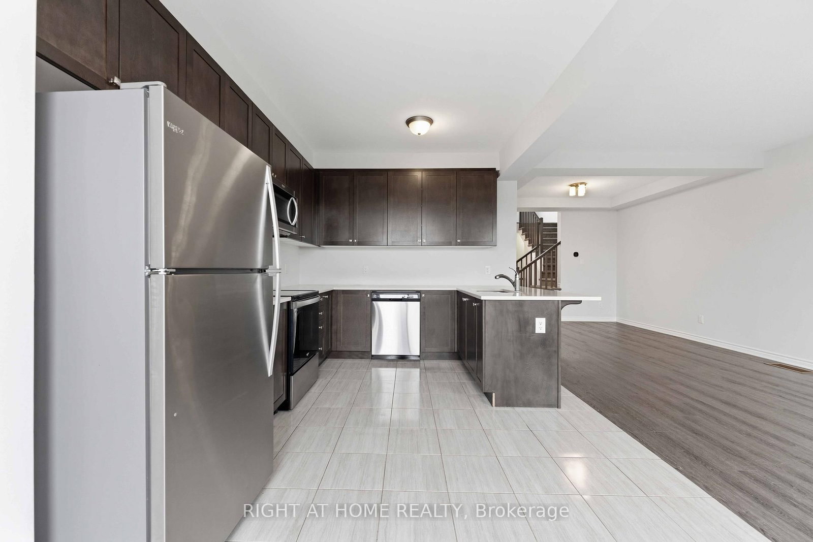 404 Edgevalley Court • Stittsville, ON photo 12