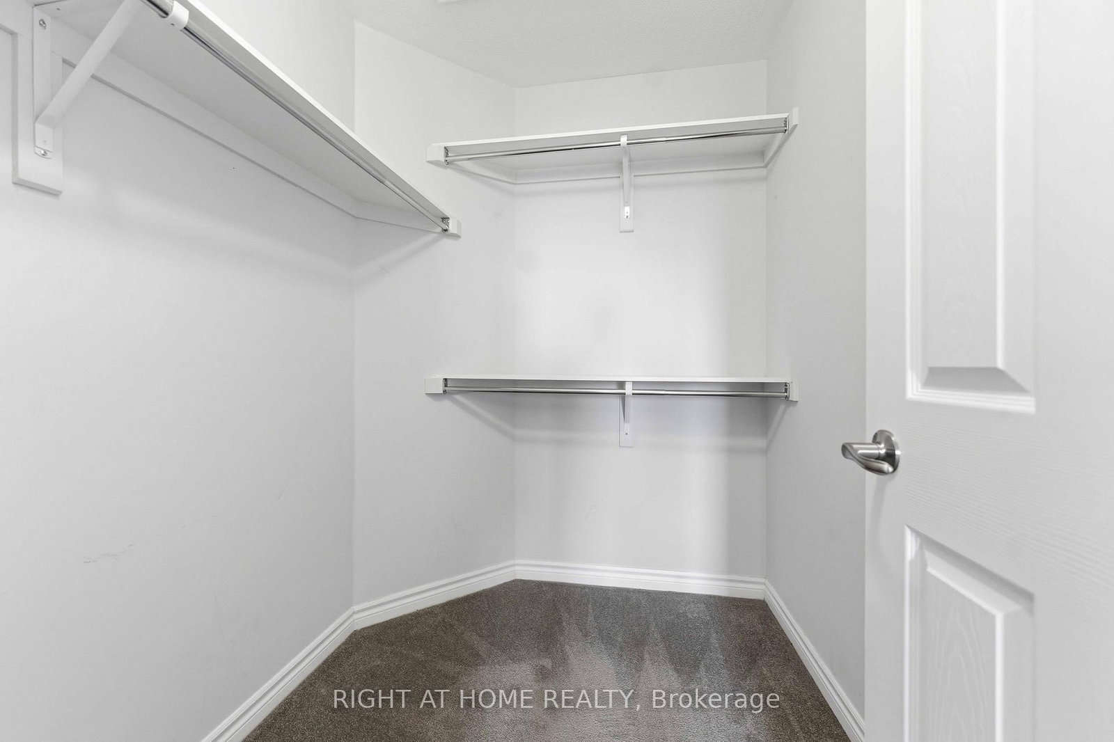 404 Edgevalley Court • Stittsville, ON photo 21