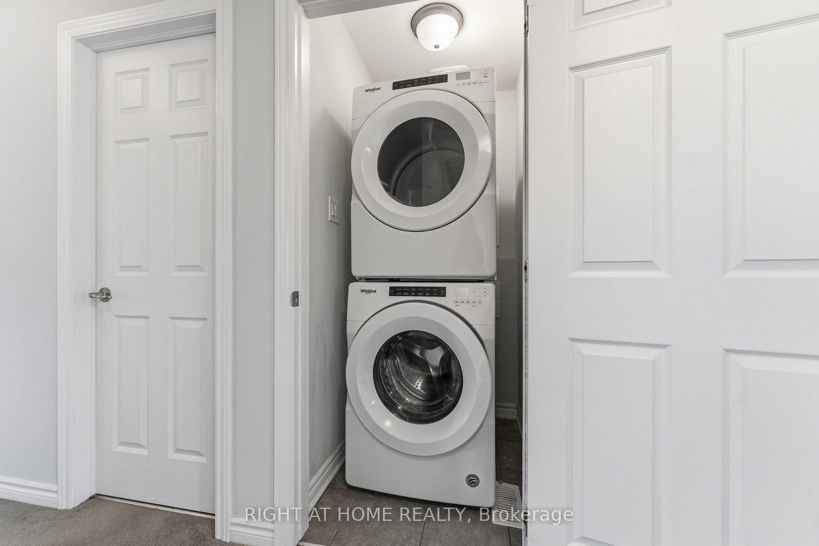 404 Edgevalley Court • Stittsville, ON photo 30