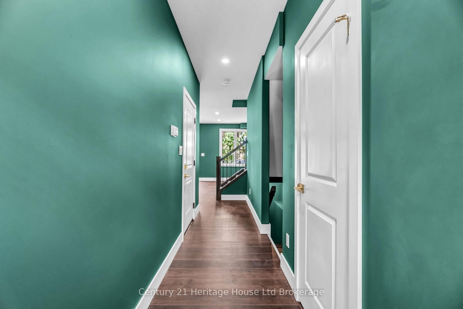 79 Metcalf Street • Woodstock, ON photo 3
