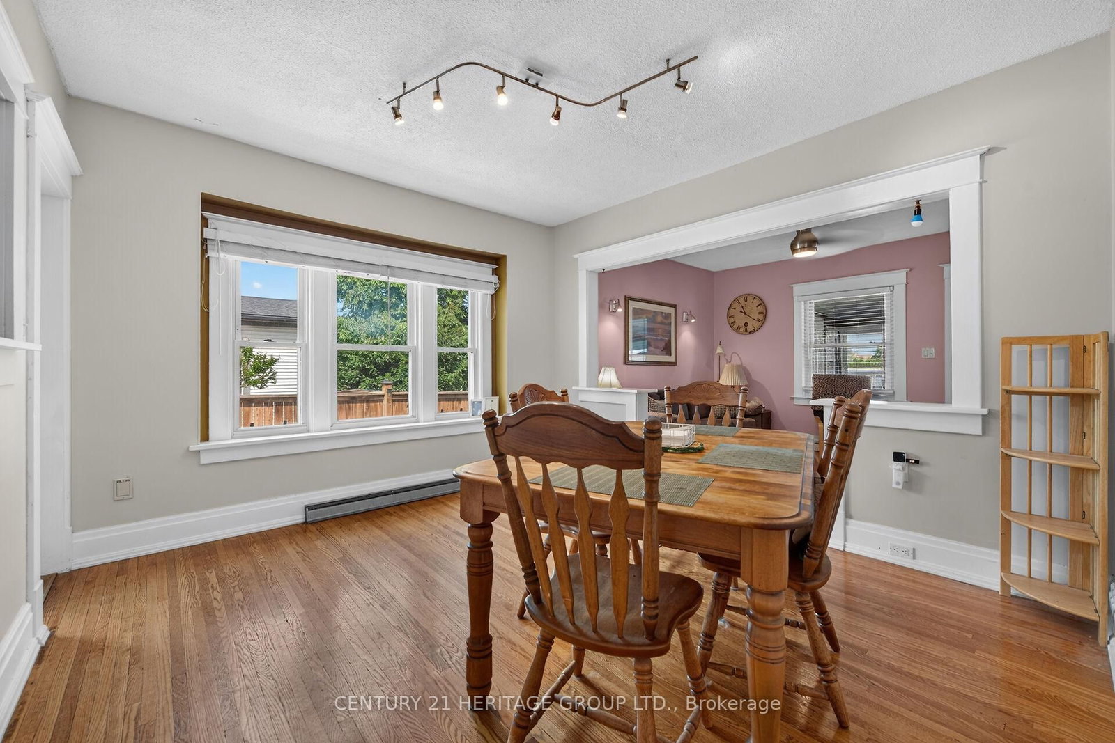 208 Carlton Street • St. Catharines, ON photo 15