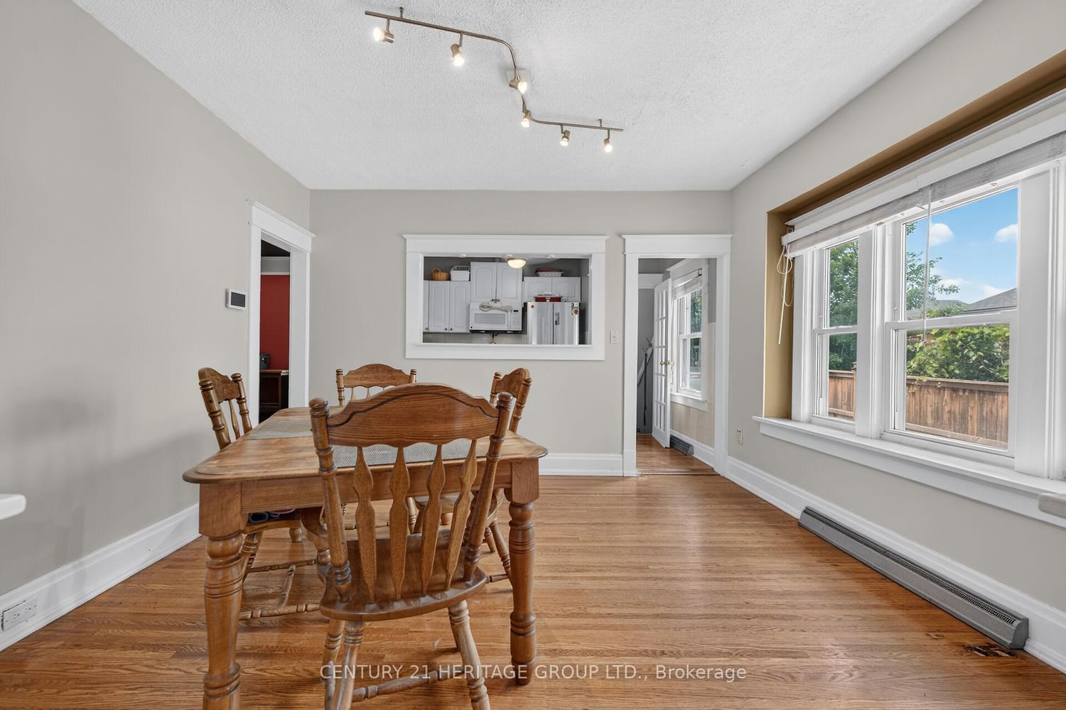 208 Carlton Street • St. Catharines, ON photo 16