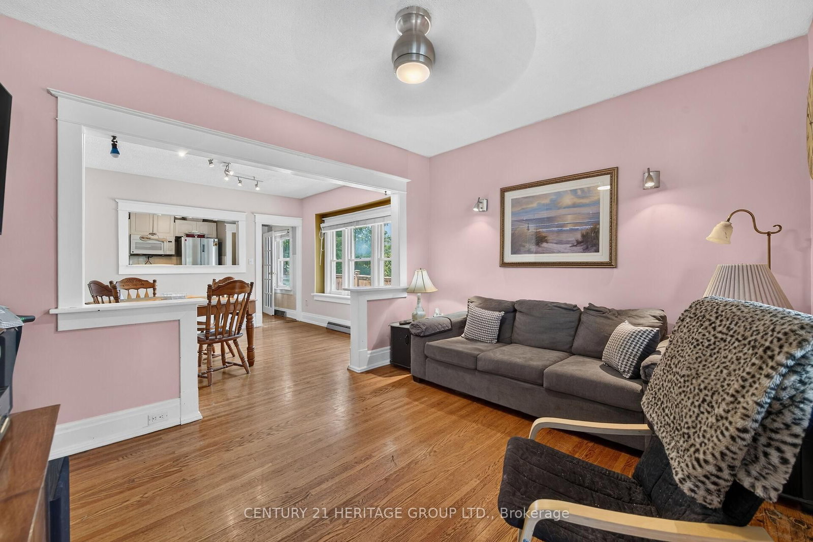 208 Carlton Street • St. Catharines, ON photo 21