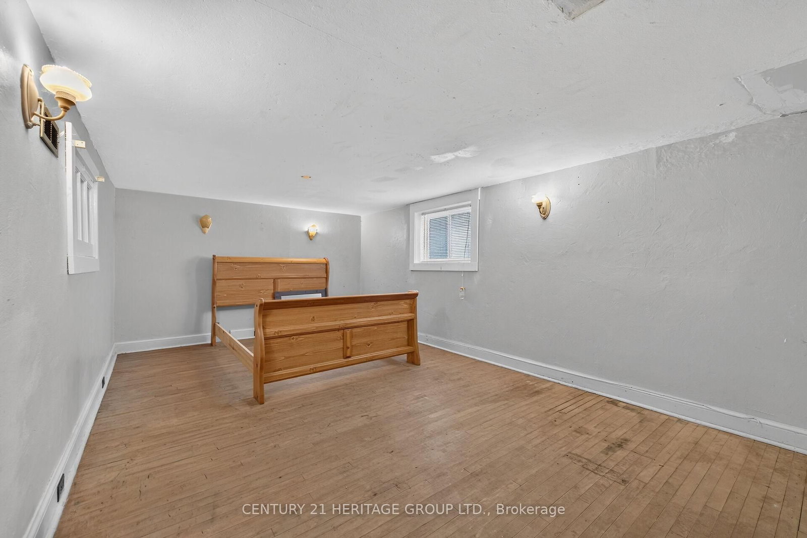 208 Carlton Street • St. Catharines, ON photo 34