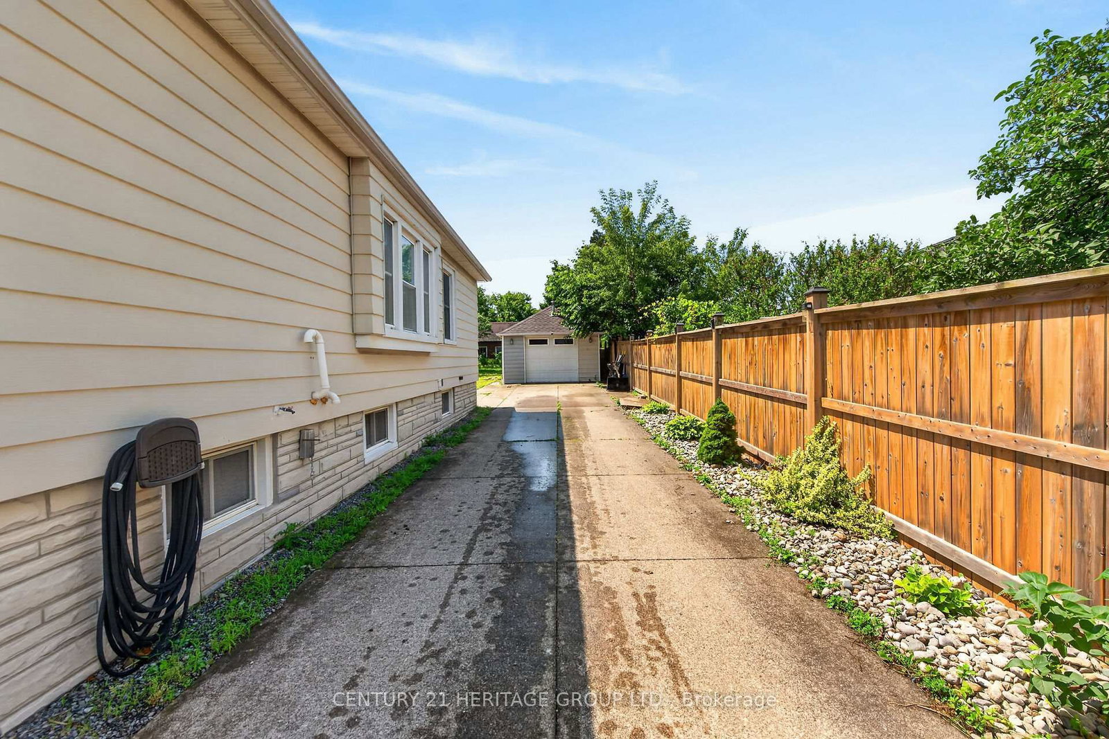 208 Carlton Street • St. Catharines, ON photo 38
