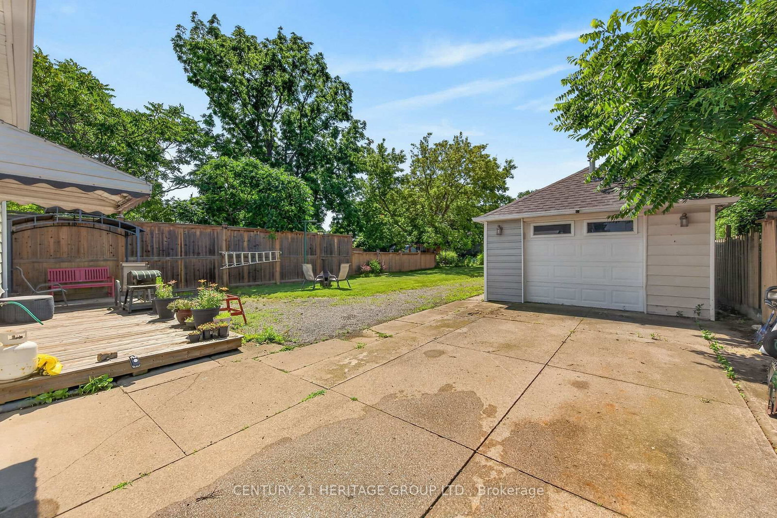208 Carlton Street • St. Catharines, ON photo 39
