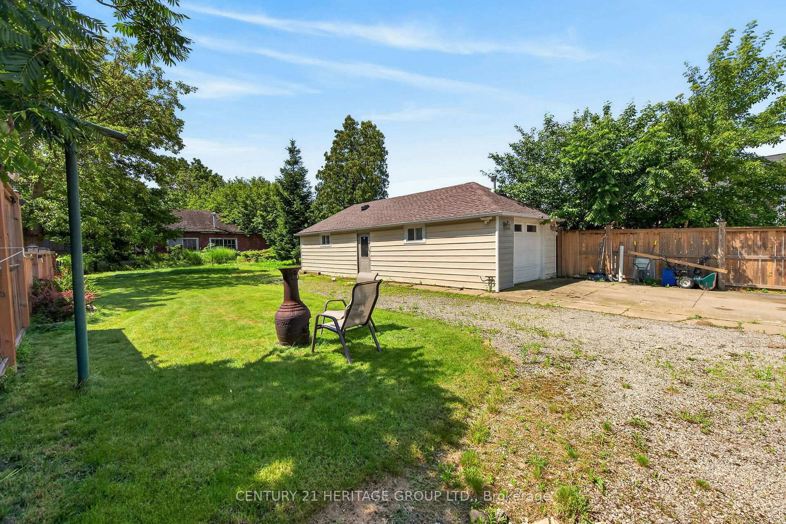 208 Carlton Street • St. Catharines, ON photo 41