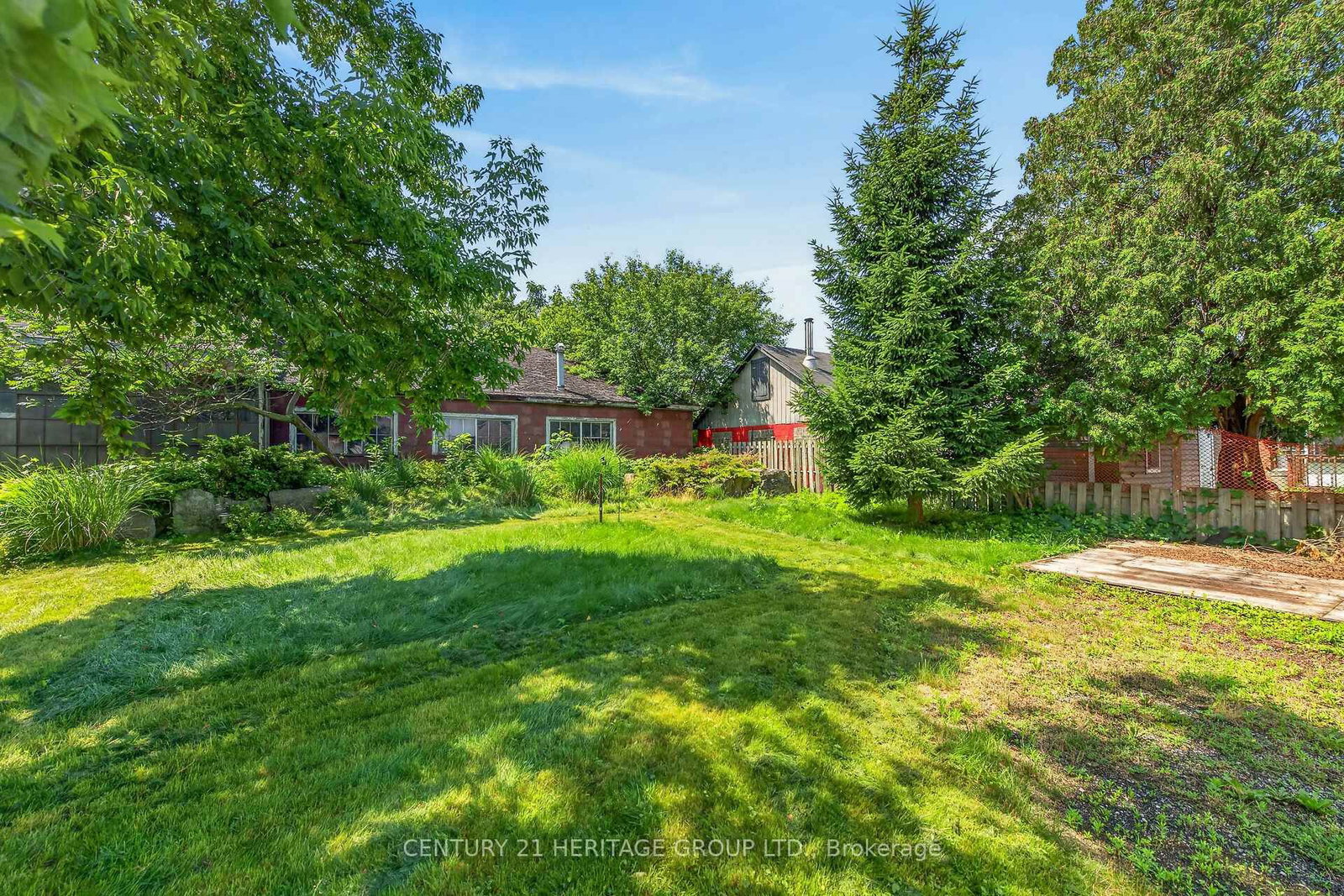 208 Carlton Street • St. Catharines, ON photo 43
