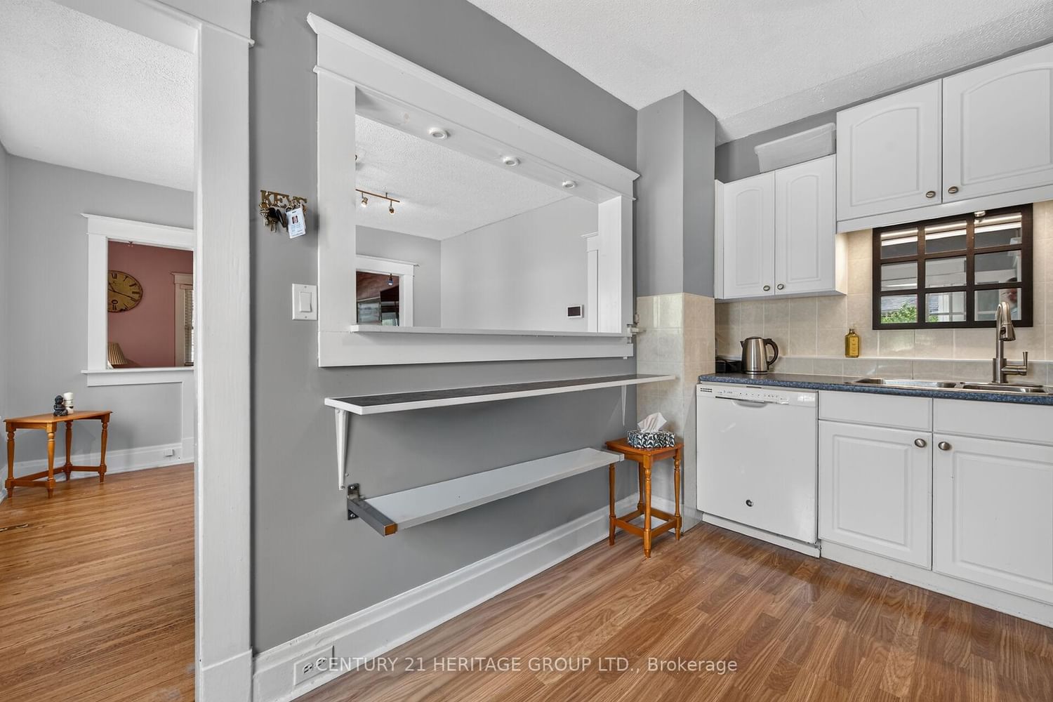 208 Carlton Street • St. Catharines, ON photo 9