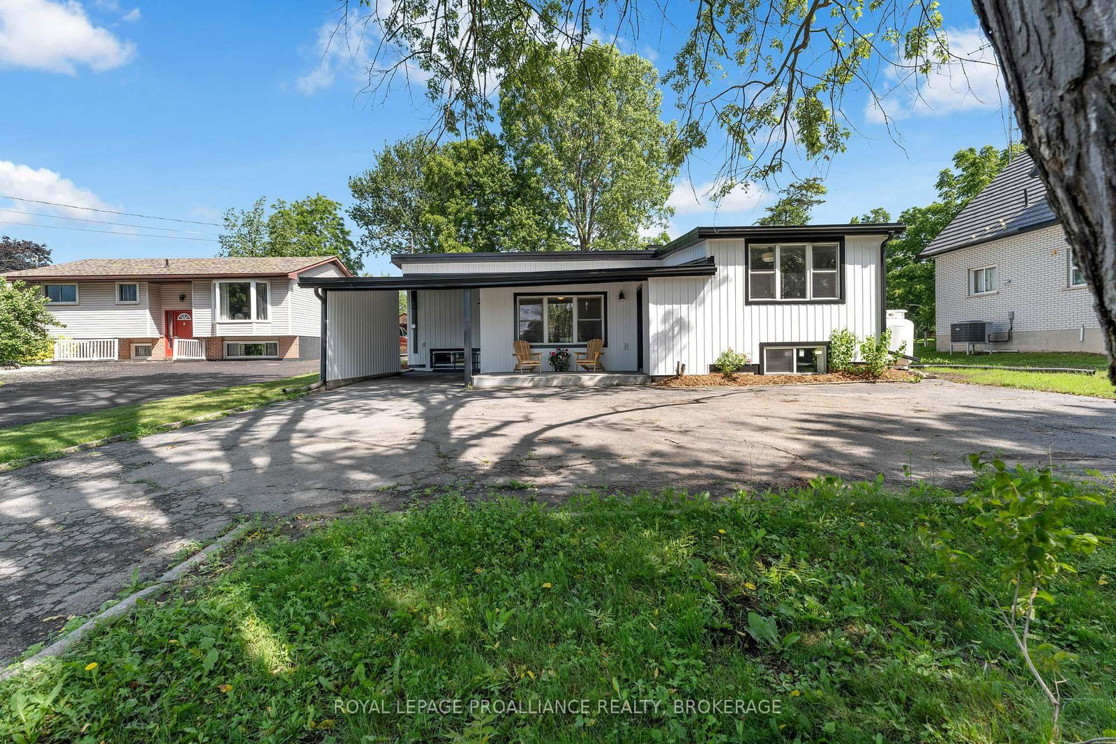 104 Main Street • Bath, ON photo 1