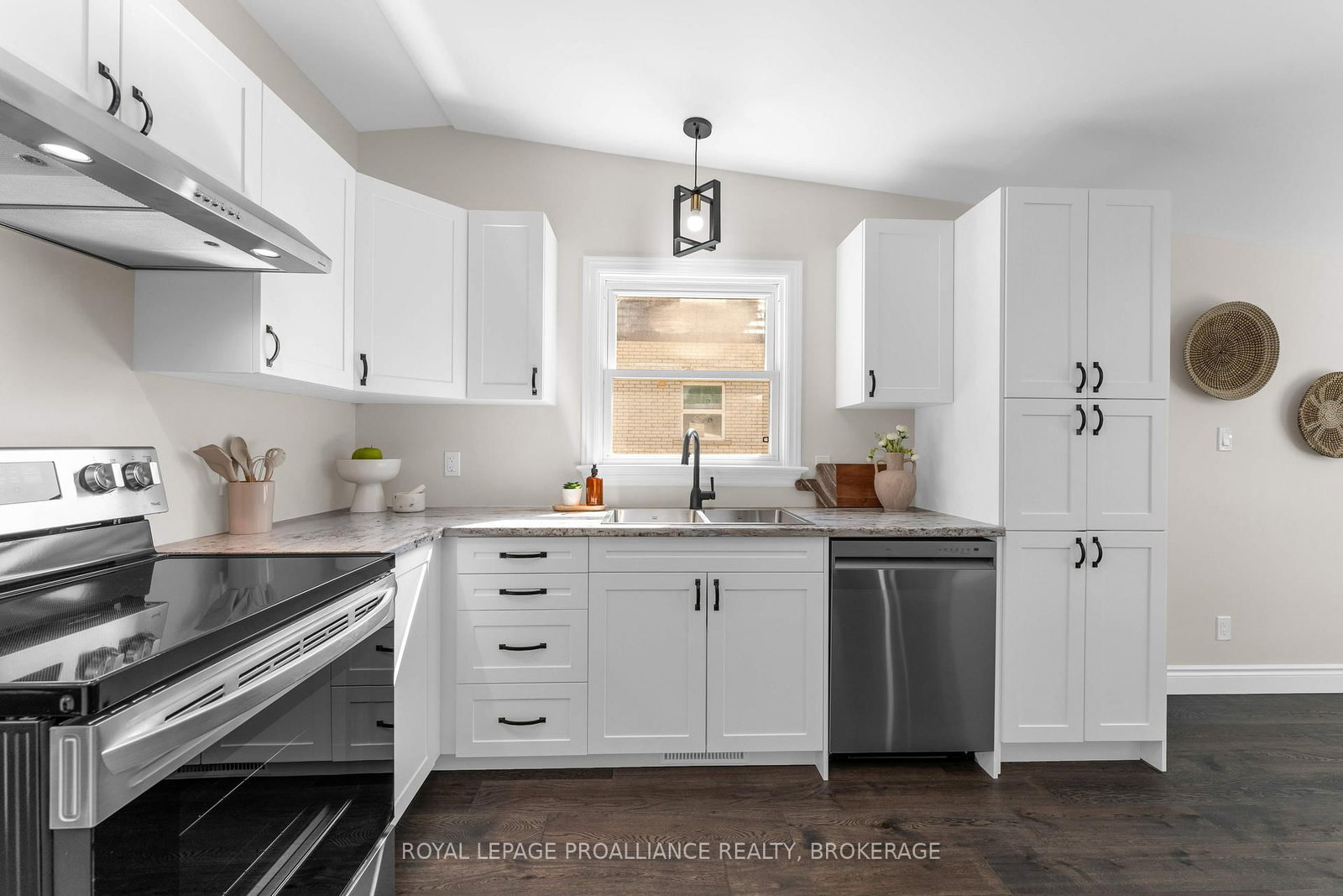 104 Main Street • Bath, ON photo 11