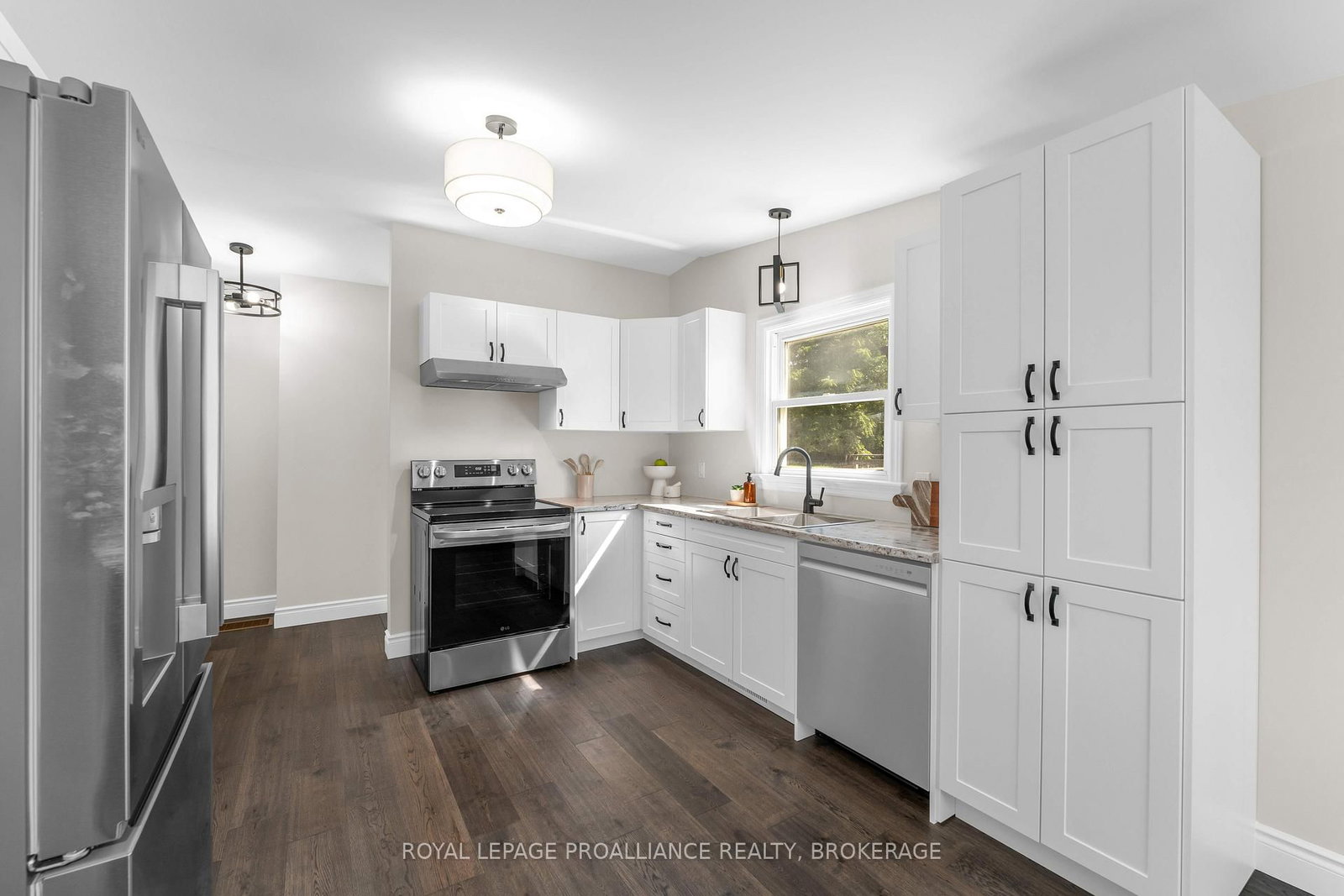 104 Main Street • Bath, ON photo 12