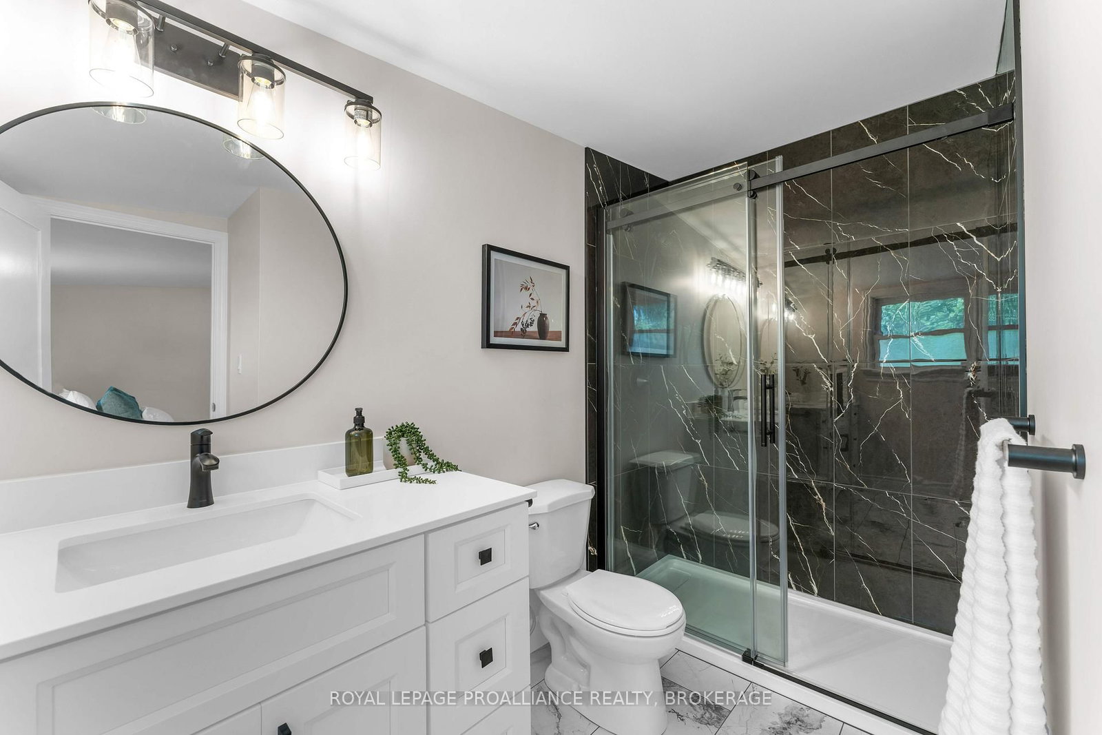 104 Main Street • Bath, ON photo 27