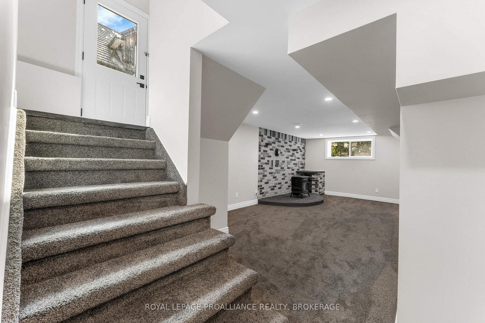 104 Main Street • Bath, ON photo 32