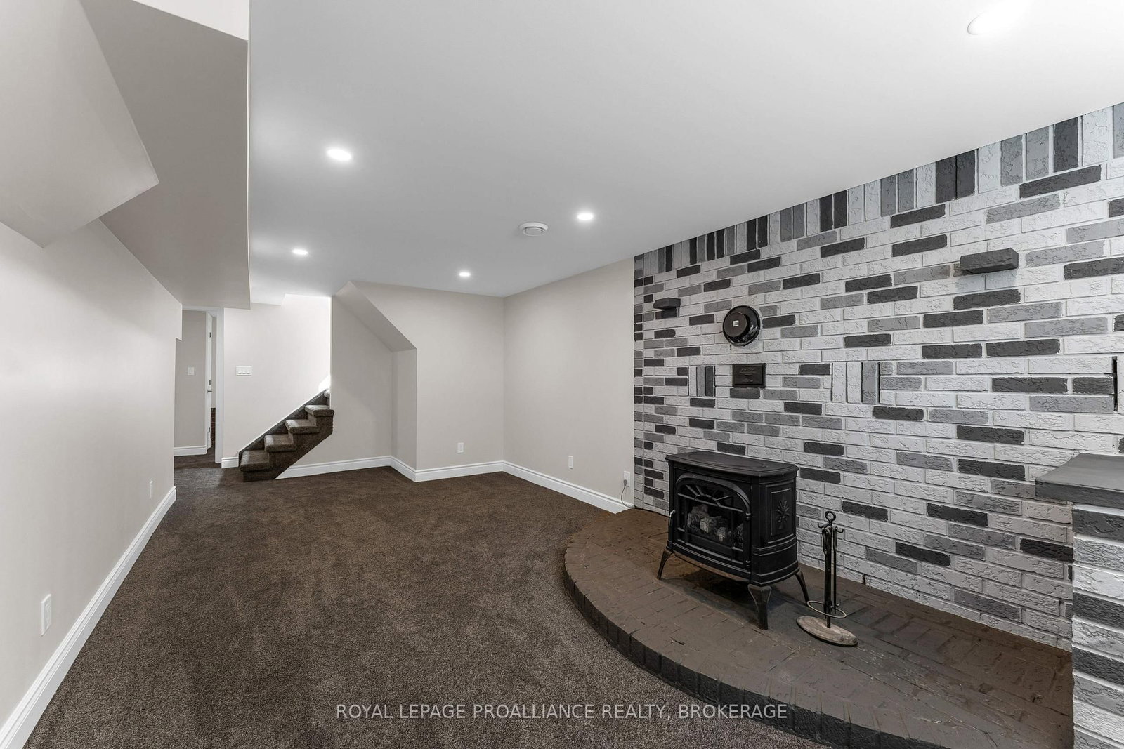104 Main Street • Bath, ON photo 33