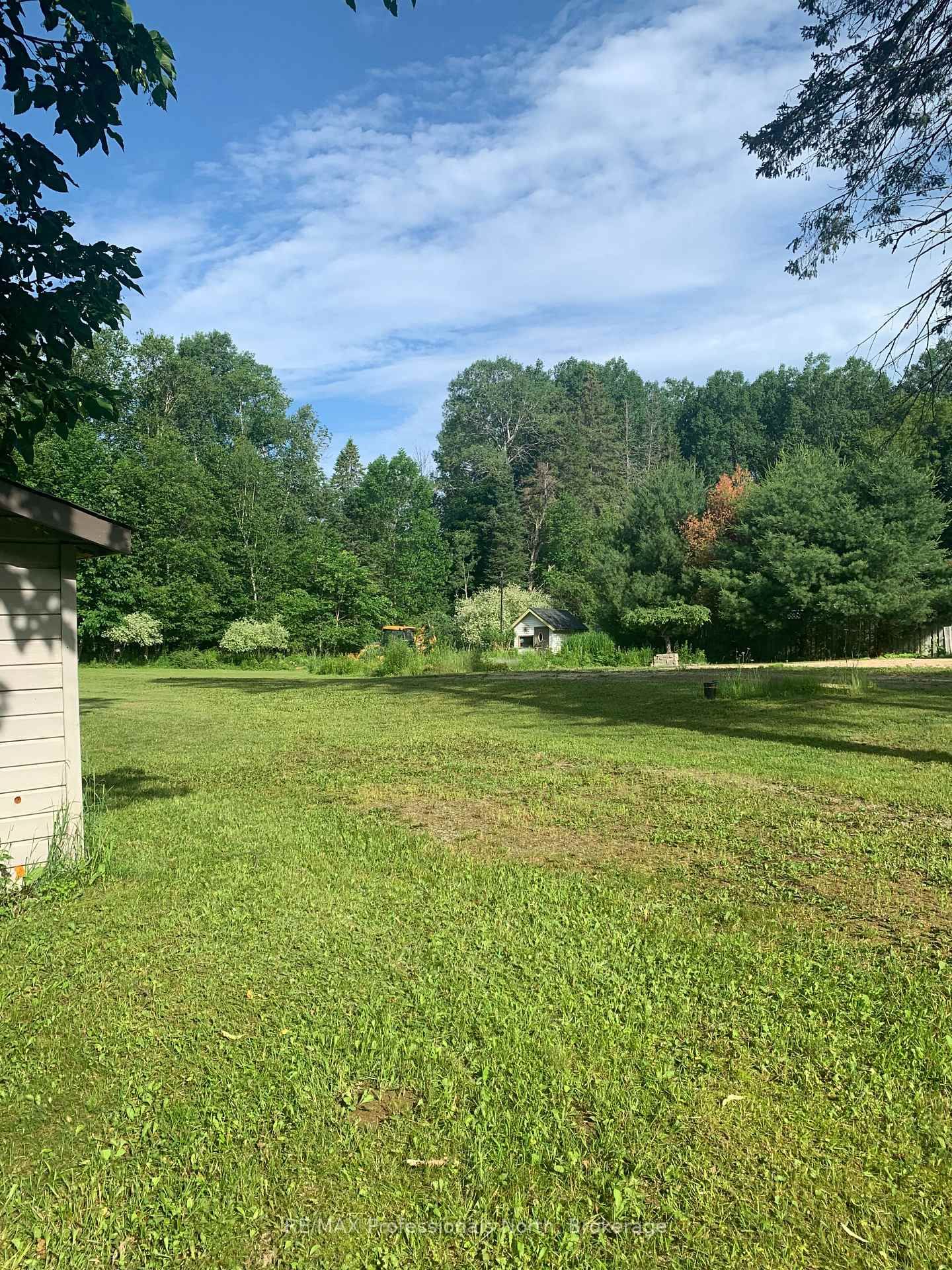 2075 Wigamog Road • Dysart et al, ON photo 8
