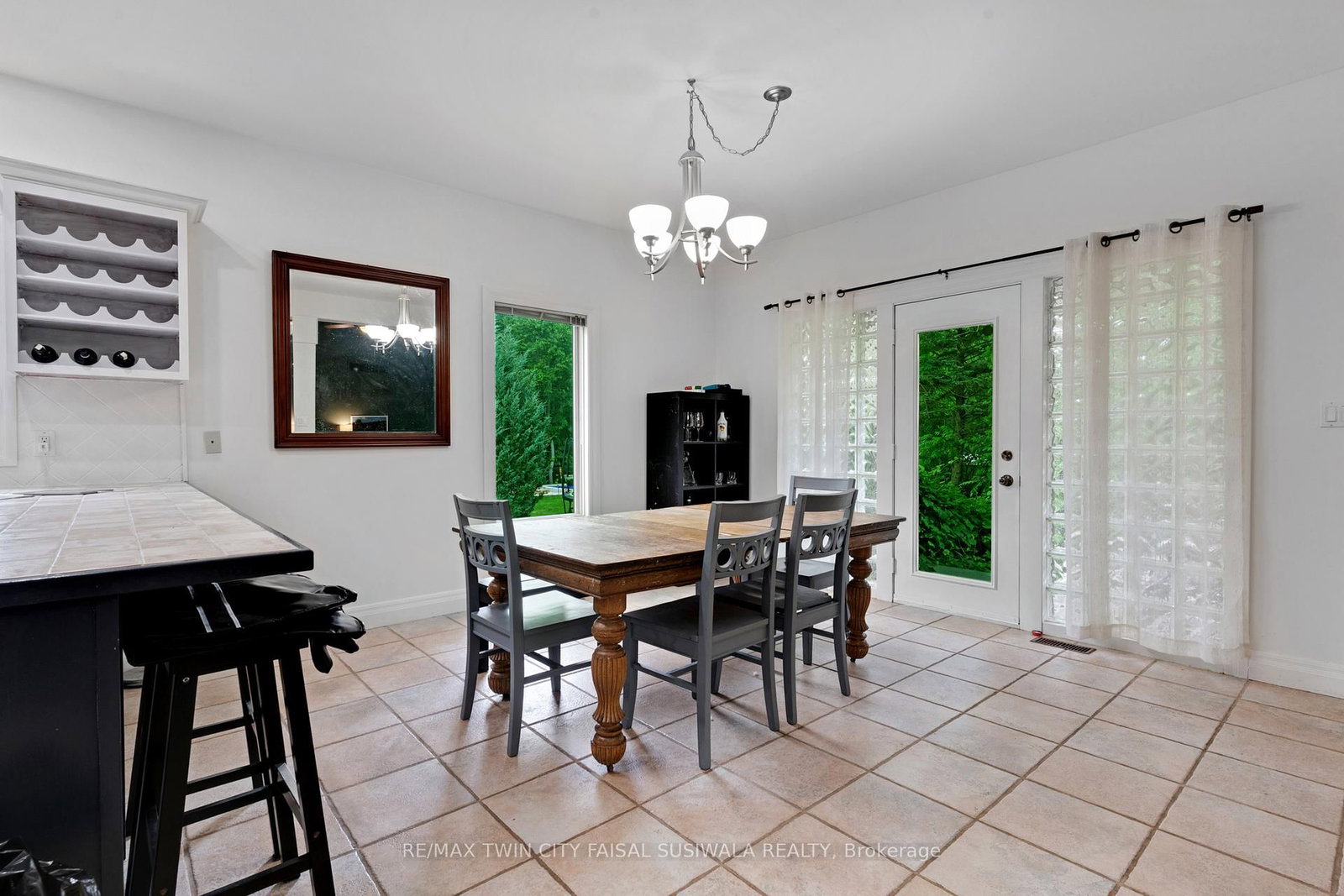 3 Appaloosa Trail • Hamilton, ON photo 16