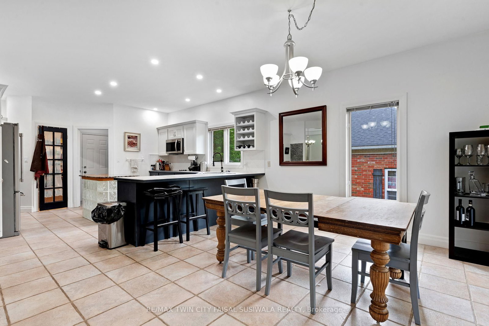 3 Appaloosa Trail • Hamilton, ON photo 17