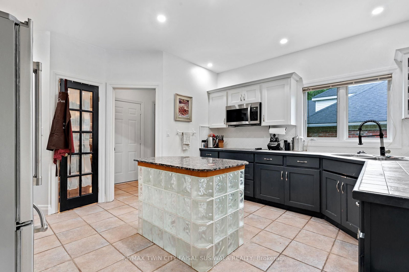 3 Appaloosa Trail • Hamilton, ON photo 18