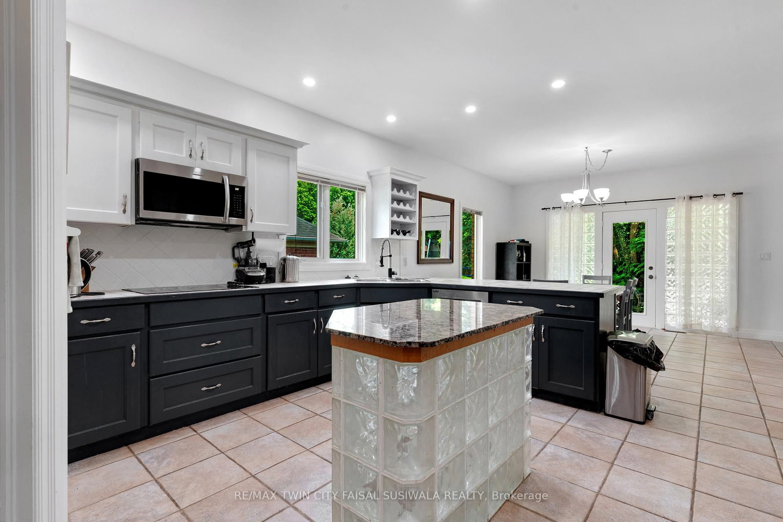 3 Appaloosa Trail • Hamilton, ON photo 19